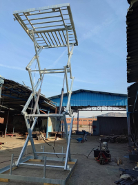 UN_879 / UN_880 Scissor platform for cargo
