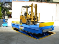 UN_879 / UN_880 Ψαλιδωτή πλατφόρμα φορτίου