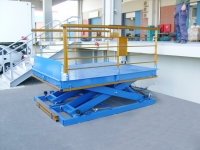 UN_879 / UN_880 Scissor platform for cargo